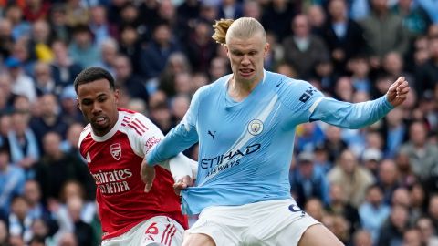 Vì sao Arsenal thay đổi mà vẫn thua Man City?